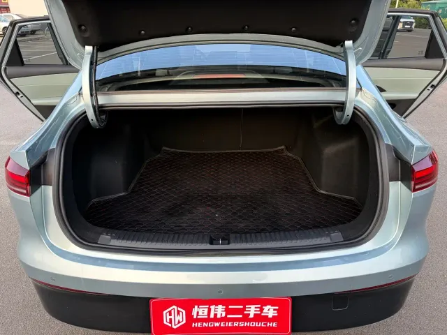 Roewe D6 — Фото автомобиля 7