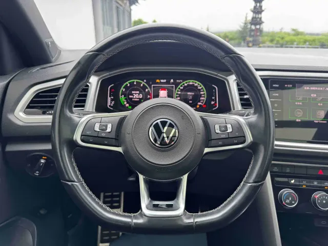 Volkswagen T-Roc — Фото автомобиля 15