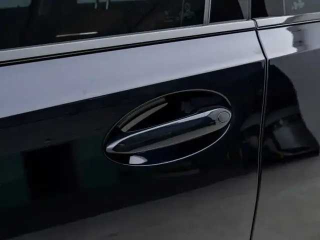 BMW 3 Series — Фото автомобиля 21