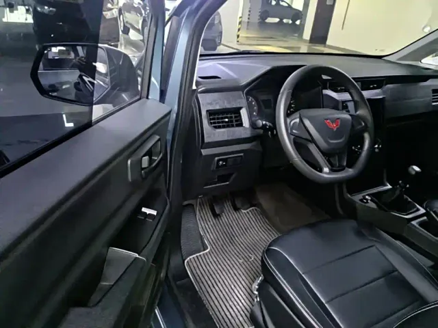 Wuling Hongguang Plus — Фото автомобиля 15