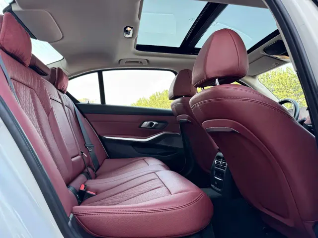 BMW 3 Series — Фото автомобиля 10