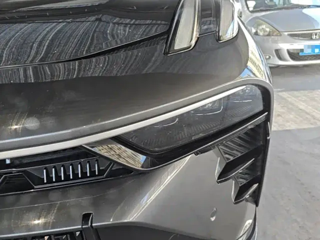 Lynk & Co 03 — Фото автомобиля 17