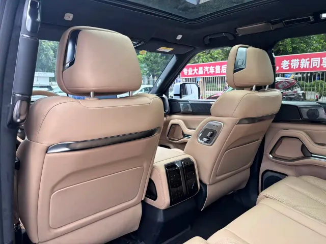 BYD FangChengBao Leopard 8 — Фото автомобиля 25