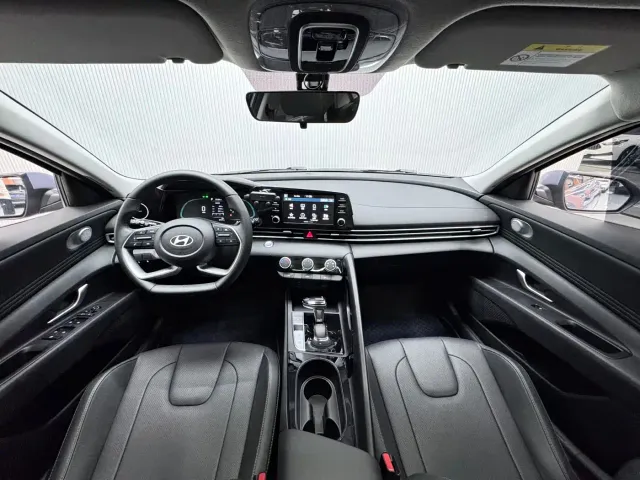 Hyundai Elantra — Фото автомобиля 13