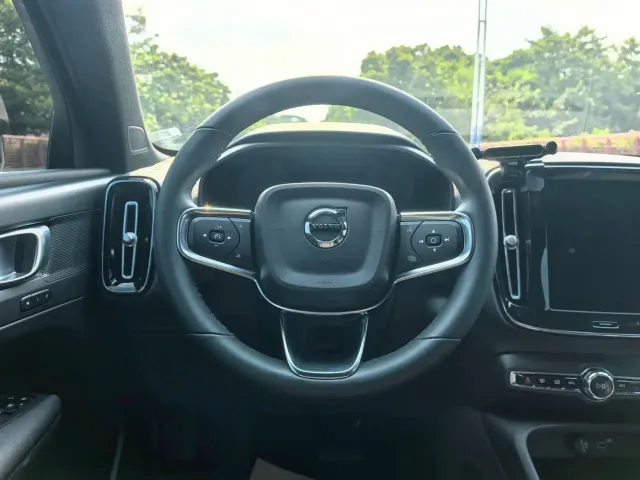 Volvo C40 — Фото автомобиля 9