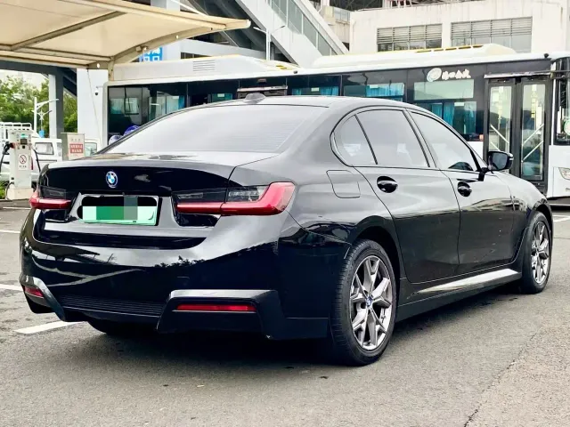 BMW i3 — Фото автомобиля 9