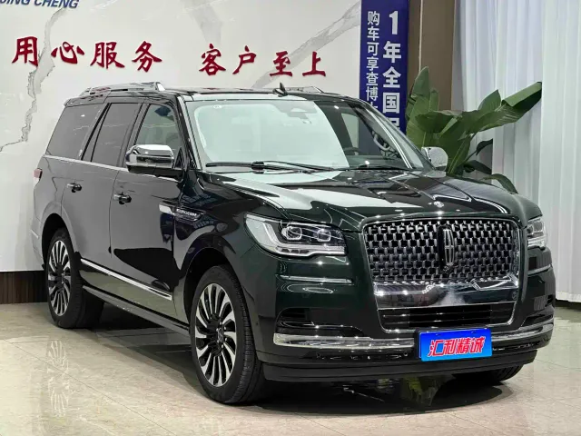 Lincoln Navigator — Фото автомобиля 3
