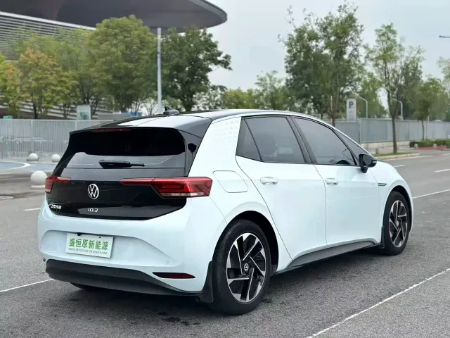 Volkswagen ID.3 — Фото автомобиля 8