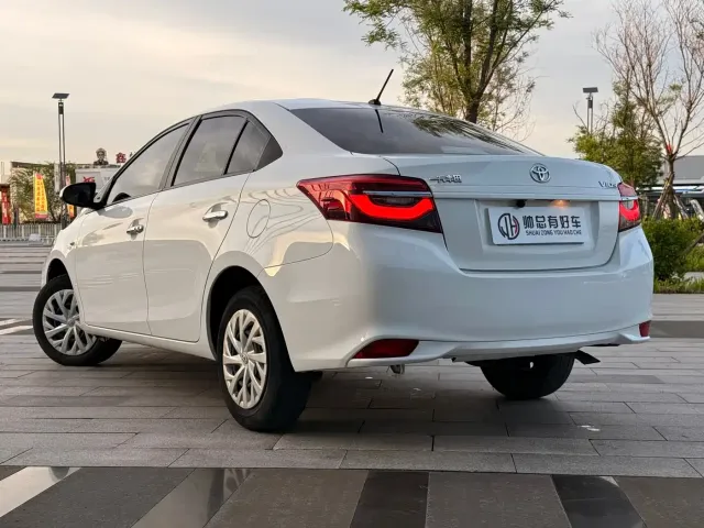 Toyota Vios 2022 1.5L 20th Anniversary Edition — Фото автомобиля 4