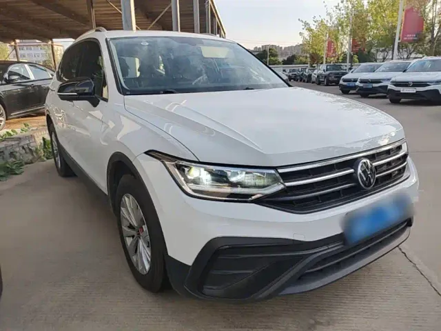 Volkswagen Tiguan L — Фото автомобиля 3