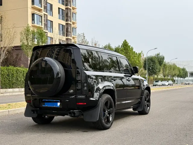 Land Rover Defender — Фото автомобиля 5