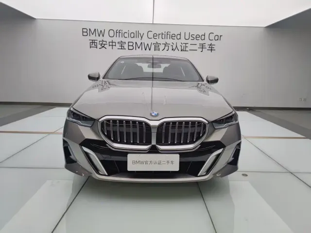 BMW 5 Series — Фото автомобиля 2