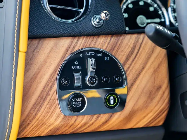 Rolls-Royce Cullinan — Фото автомобиля 11