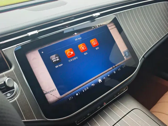Mercedes-Benz E-Class — Фото автомобиля 20