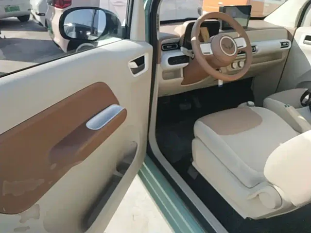 Wuling Hongguang Mini EV — Фото автомобиля 15