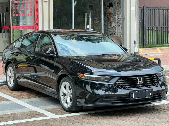 Honda Accord — Фото автомобиля 3