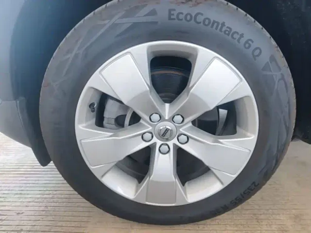 Volvo XC40 — Фото автомобиля 22
