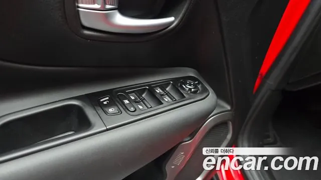 Jeep Renegade — Фото автомобиля 28
