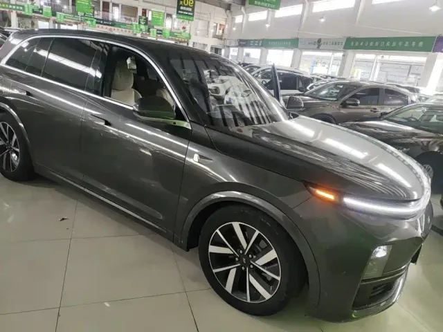 Li Auto L7 — Фото автомобиля 7