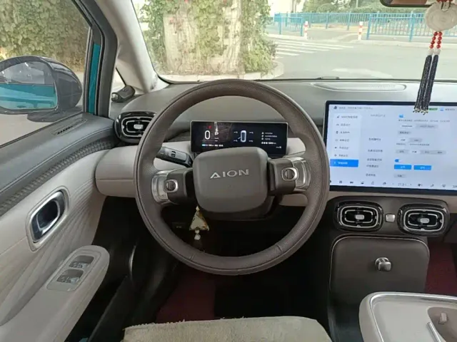 GAC Aion UT — Фото автомобиля 10