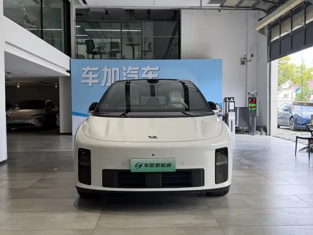 Li Auto i6 — Фото автомобиля 2