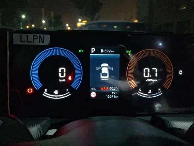 Hyundai Sonata — Фото автомобиля 14