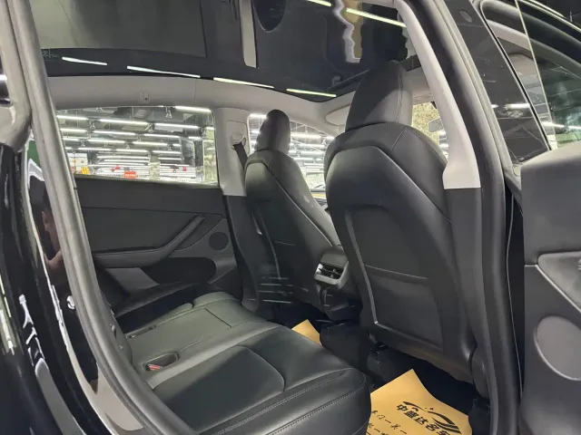 Tesla Model Y 2022 Facelift Rear-Wheel Drive Version — Фото автомобиля 12