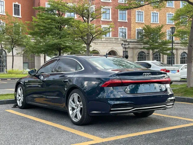 Audi A7L — Фото автомобиля 4