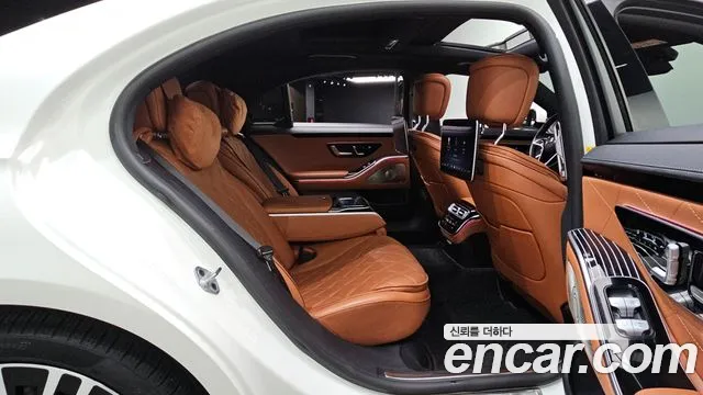 Mercedes-Benz S-Class — Фото автомобиля 21