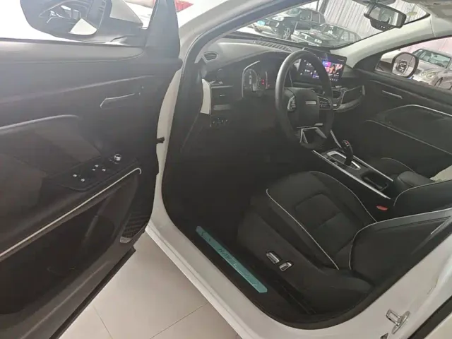 Haval H6 — Фото автомобиля 15