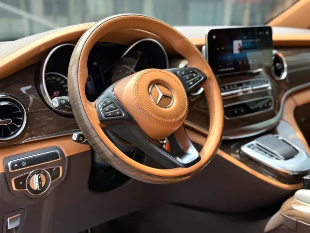 Mercedes-Benz V-Class — Фото автомобиля 4