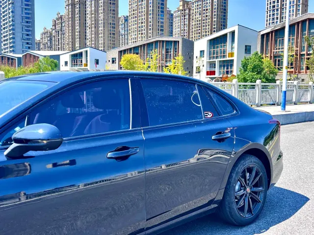 Hongqi H5 — Фото автомобиля 6