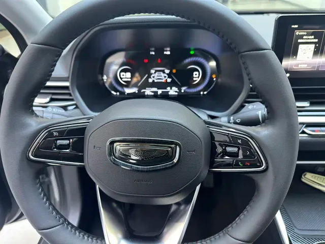Geely Emgrand — Фото автомобиля 19