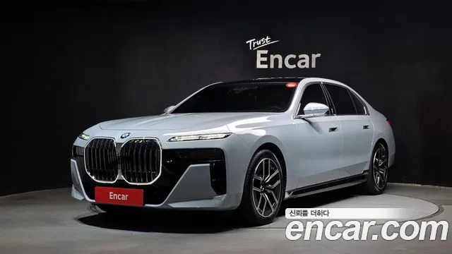 Фотография автомобиля — BMW 7 Series G70
