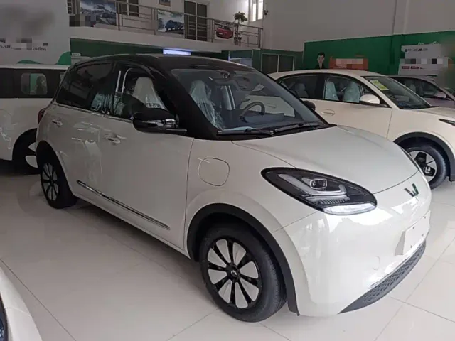 Wuling Bingo — Фото автомобиля 3