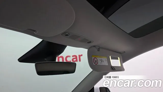 Tesla Model Y — Фото автомобиля 26