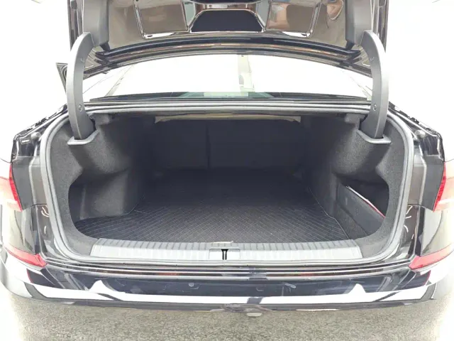 Volkswagen Passat — Фото автомобиля 16