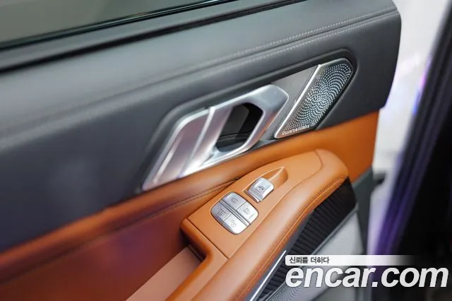 BMW X7 M60i xDrive M Sport 6 мест — Фото автомобиля 17