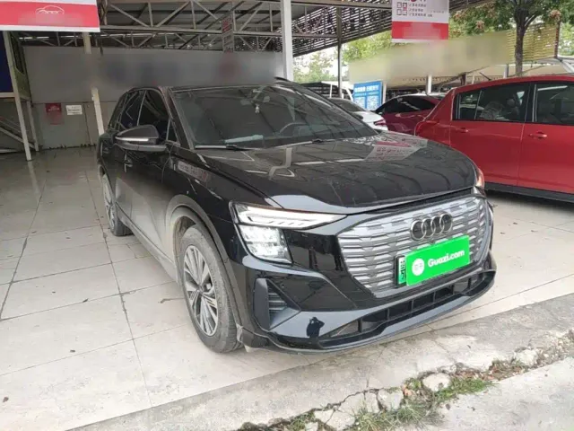 Audi Q5 e-tron — Фото автомобиля 3
