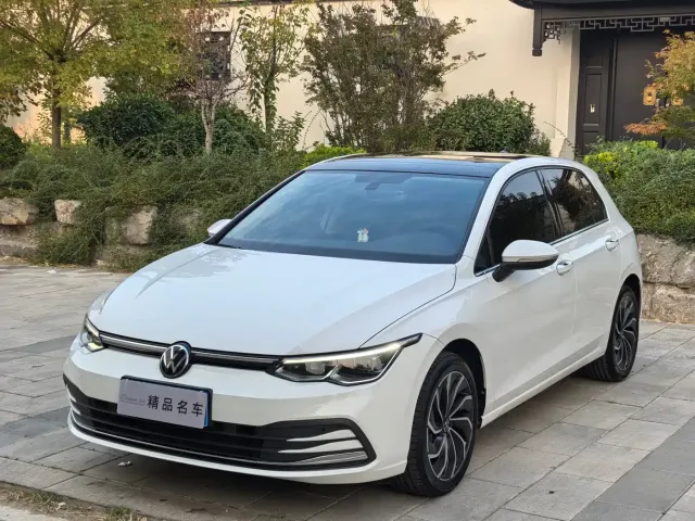 Фотография автомобиля — Volkswagen Golf