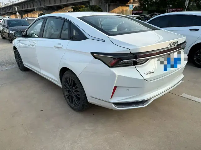 Dongfeng Yixuan MAX — Фото автомобиля 5