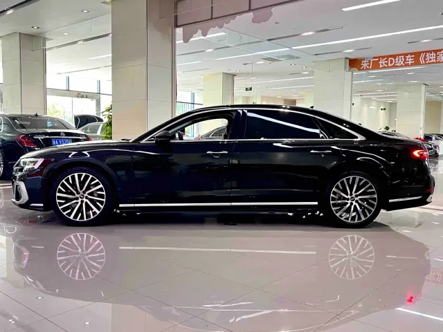 Audi A8 — Фото автомобиля 3
