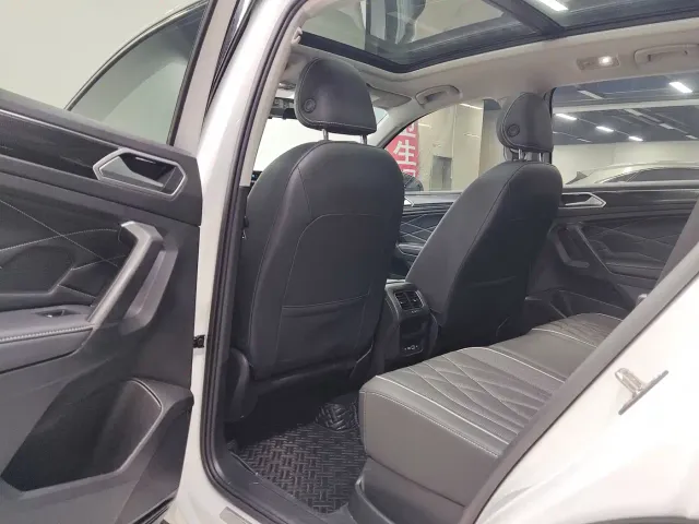 Volkswagen Tiguan L — Фото автомобиля 9
