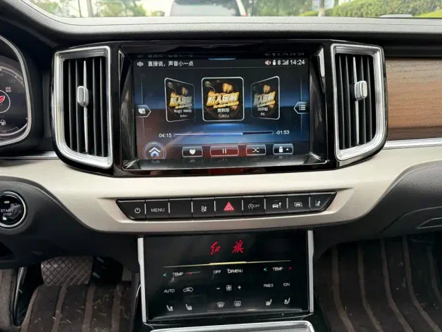 Hongqi HS7 — Фото автомобиля 10