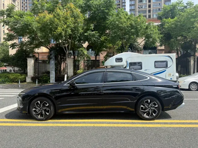 Hyundai Sonata — Фото автомобиля 8