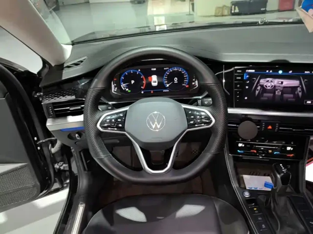 Volkswagen Passat — Фото автомобиля 10