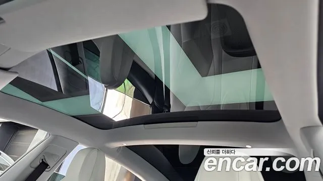 Tesla Model 3 — Фото автомобиля 2