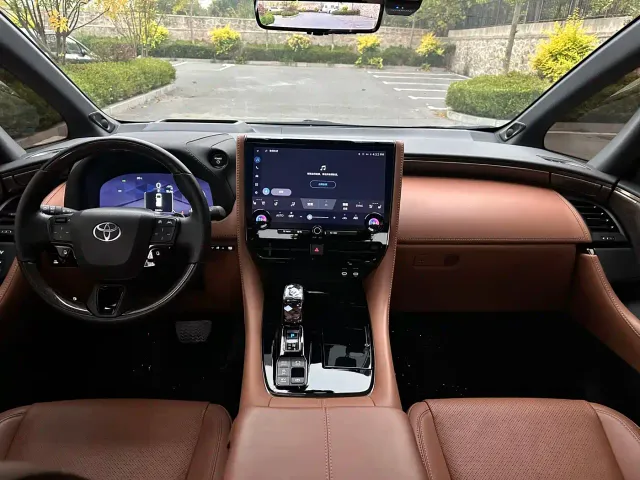 Toyota Alphard — Фото автомобиля 9