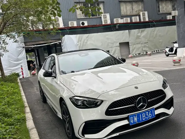 Mercedes-Benz C-Class — Фото автомобиля 3