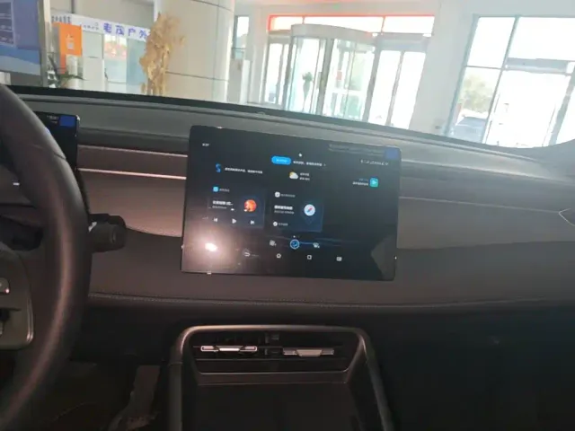 BYD Qin PLUS — Фото автомобиля 12